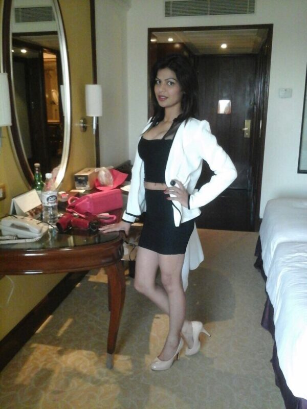 Parineeti - Image 2