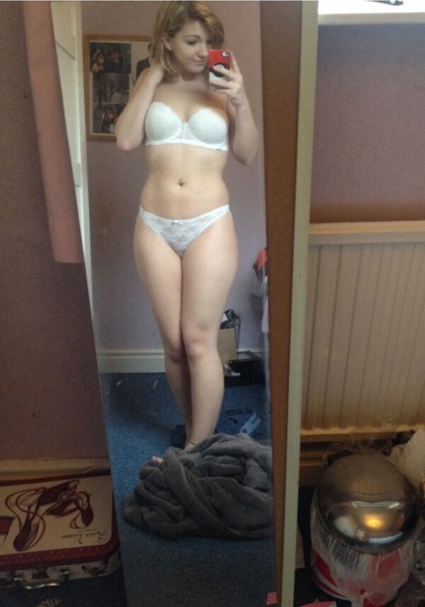Sexy Girl Looking For Sexy Guy For Sex - Image 2