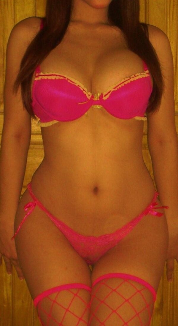 Singapore Female Escort - Image 2