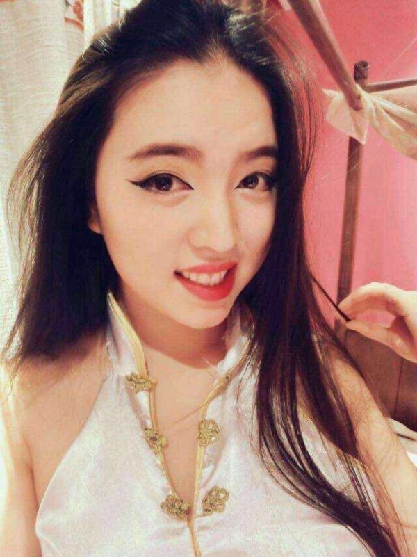 Korean Girl - Image 2