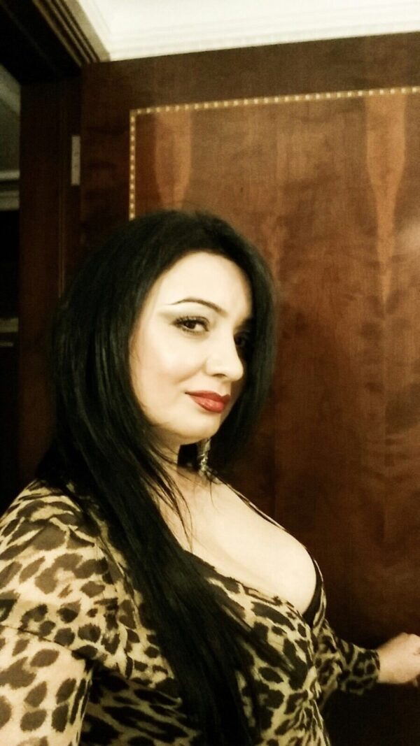 First Time In Abu Dhabi Turkish Julia
