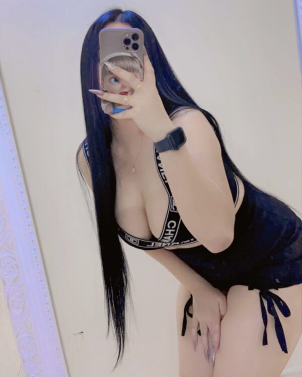 The moon – Thai escort in Muscat