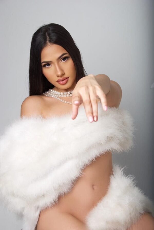Holly   Brazilian  -  in Beirut