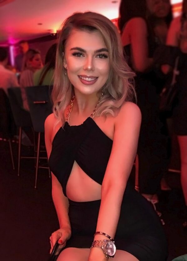 Isabelle – Russian escort in London - Image 7