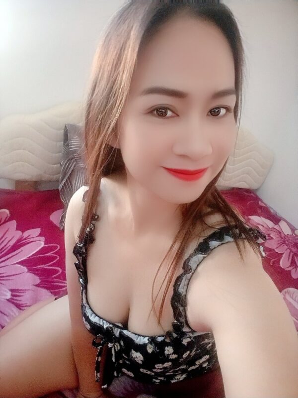 Issy – Thai masseuse in London - Image 4