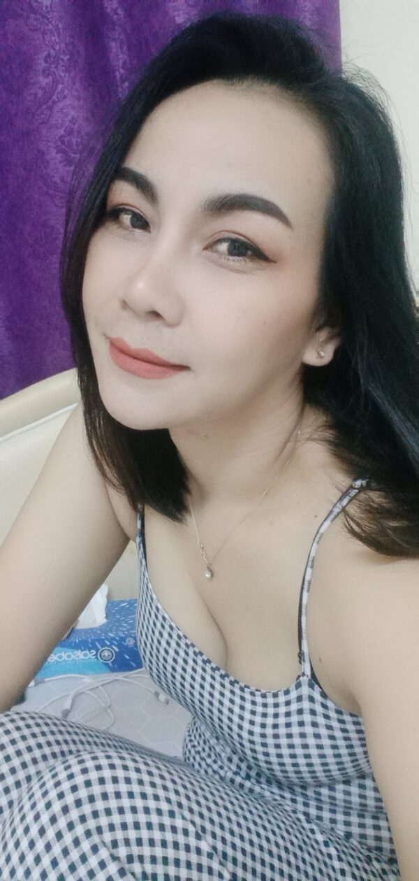 Janny – masseuse in Muscat - Image 3