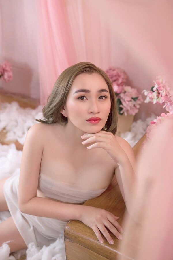 Julia 18+ – Vietnamese escort in Muscat - Image 2