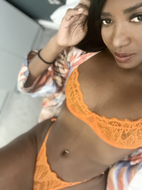 Juliana – Brazilian escort in London