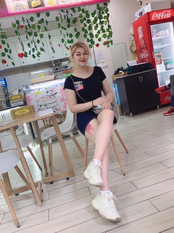 Kelly – Singaporean girl Jeddah - Image 2