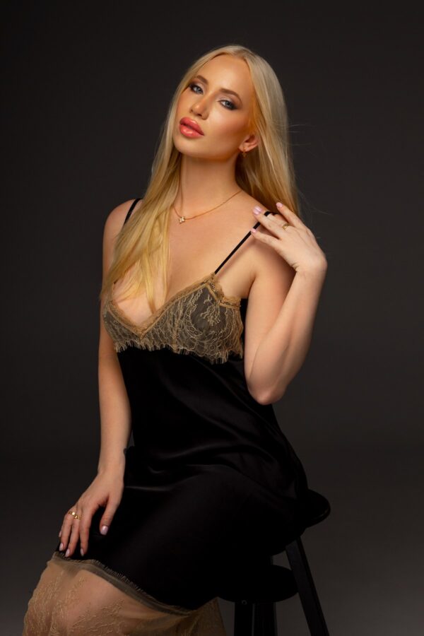 Kiara Lord – Hungarian escort in London - Image 6