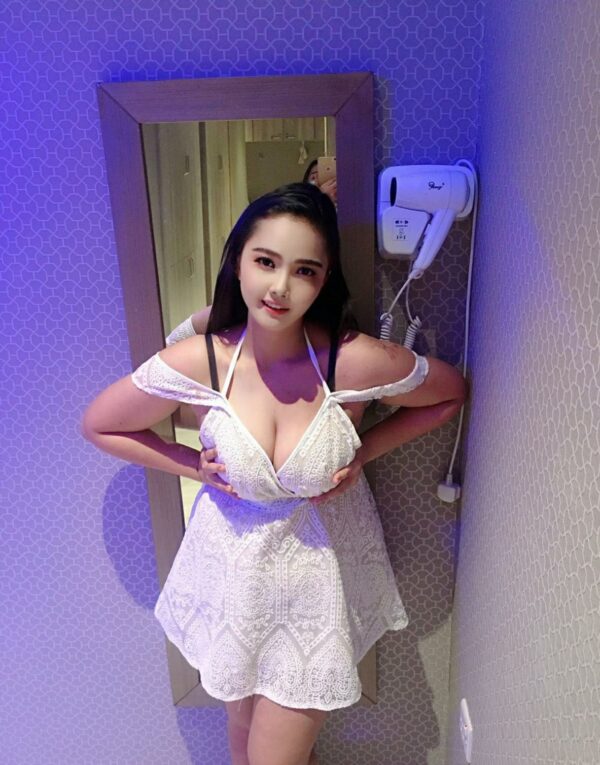 Kimiko – Tajik girl Kuwait - Image 3