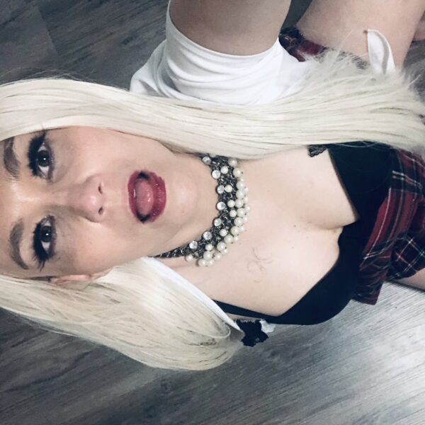 Koda – Canadian escort in Edmonton - Image 4