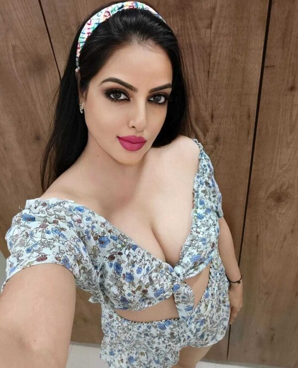 Lena – Monacan girl Khobar - Image 2