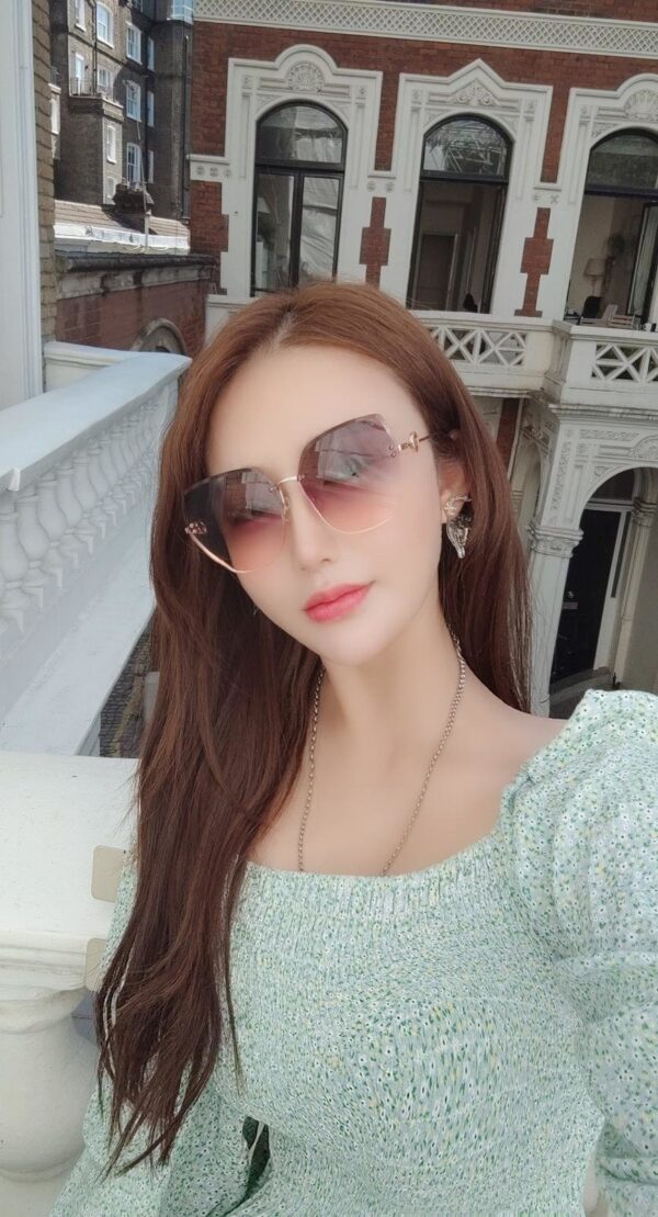 Lilly – Chinese escort  Age - ncy in London - Image 2