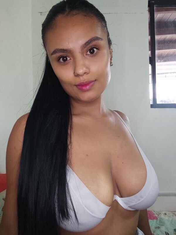 Lina – British escort in London - Image 3