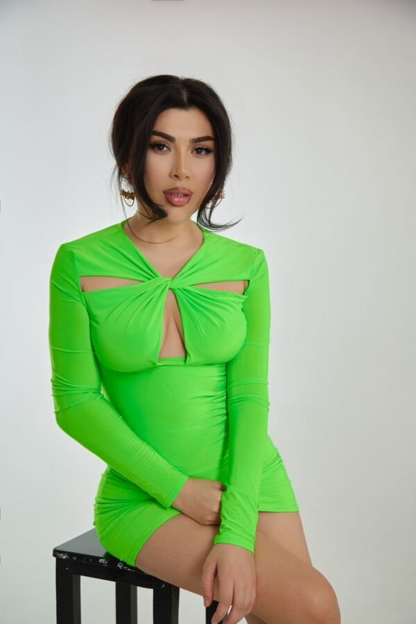 Lola   Uzbekistani  -  in Beirut - Image 2