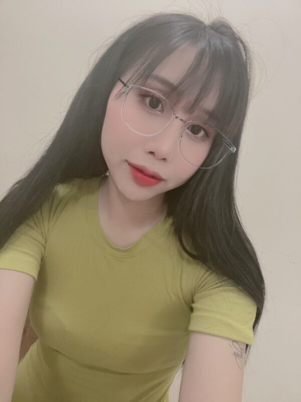 Lucy Small Girl – Vietnamese escort in Muscat - Image 6