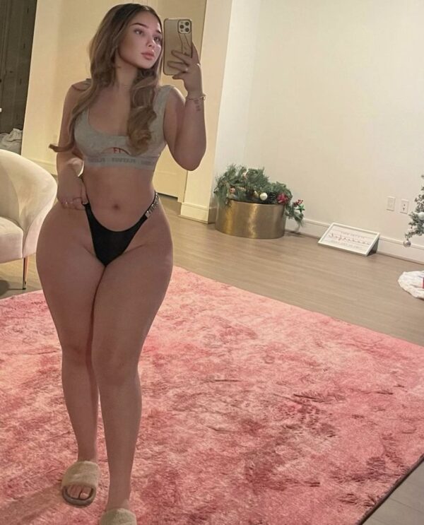 Luna Goddess – American escort in London - Image 6