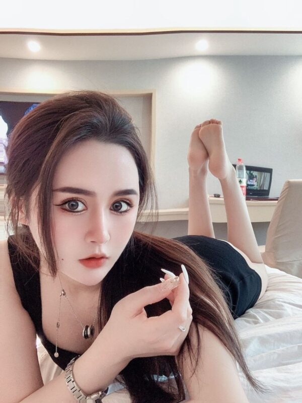 Luoluo – Singaporean girl Khobar - Image 3