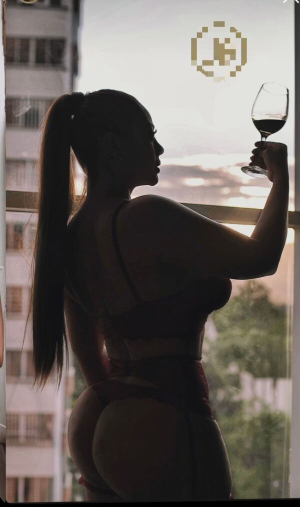 Marianita – Colombian escort in London - Image 3