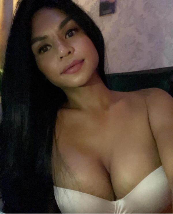 Mely Letisya – Indonesian Transsexual  -  in Bali