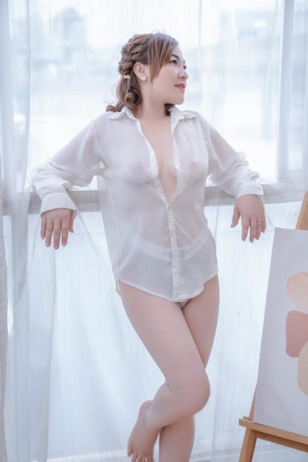 Mina – Vietnamese escort in Muscat - Image 3