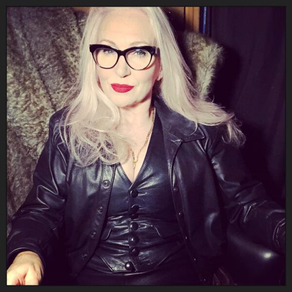 Mistress Miss Kim – British dominatrix in London - Image 2