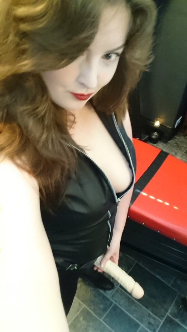 Mistresscathy – British dominatrix in London - Image 2