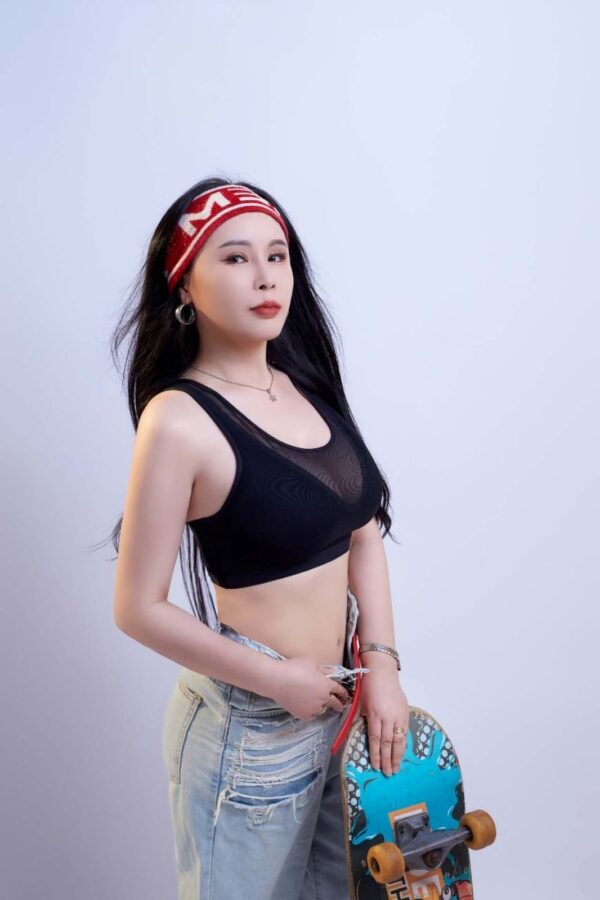 Miya – Chinese girl Kuwait - Image 2