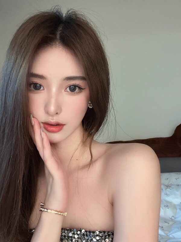 Model Mica – South Korean girl Jeddah