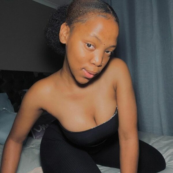 Moleen – Zimbabwean girl Kuwait