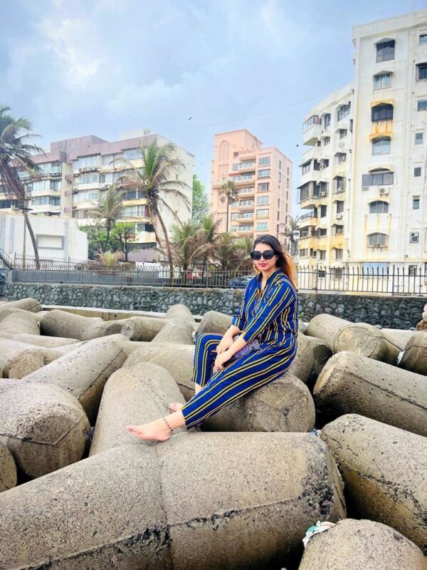 Only Cash Payment MYSEIF RIYA – Indian escort in Kolkata - Image 2