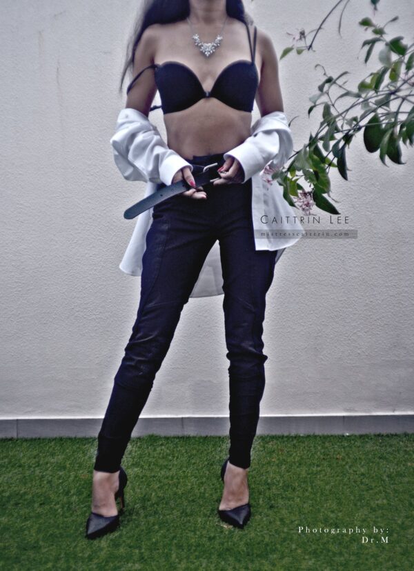 Petite Dominatrix Caittrin Lee Singaporean dominatrix - Image 2