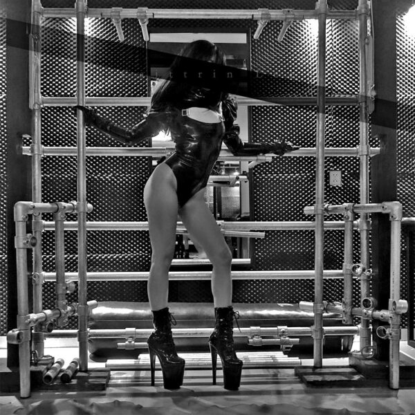 Petite Dominatrix Caittrin Lee   Singaporean dominatrix in Berlin - Image 7