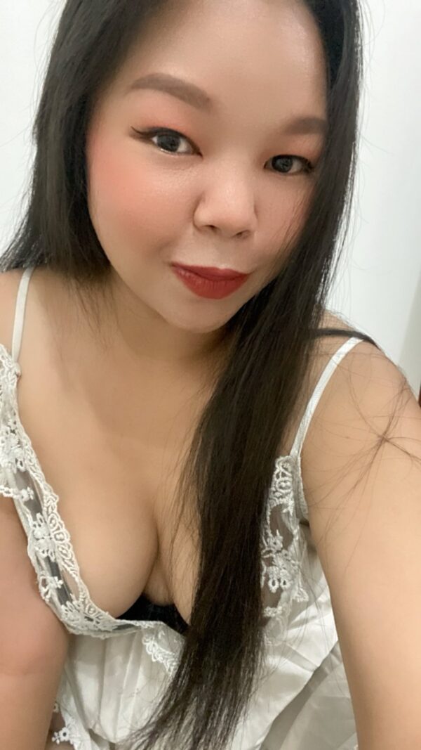 Ploy – Thai escort in Muscat - Image 3