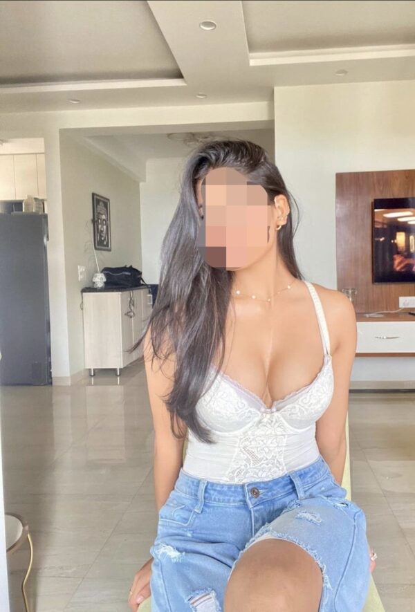 Radhika Independent Girl Real Meet Only – Indian escort in Mumbai