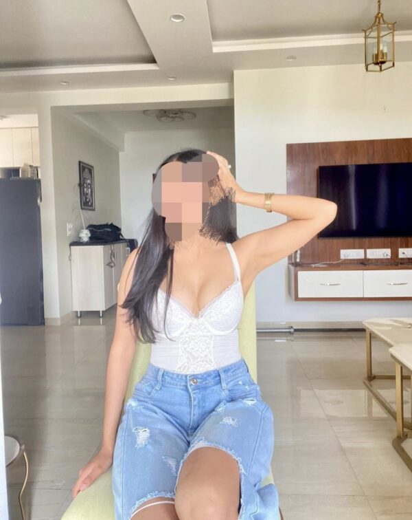 Radhika Independent Girl Real Meet Only – Indian escort in Mumbai - Image 2