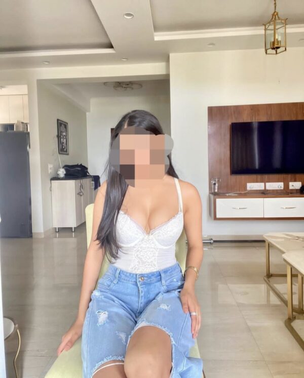 Radhika Independent Girl Real Meet Only – Indian escort in Mumbai - Image 3