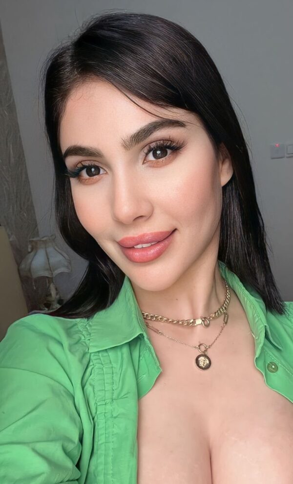 raha & helen threesome – Iranian escort in Muscat - Image 6