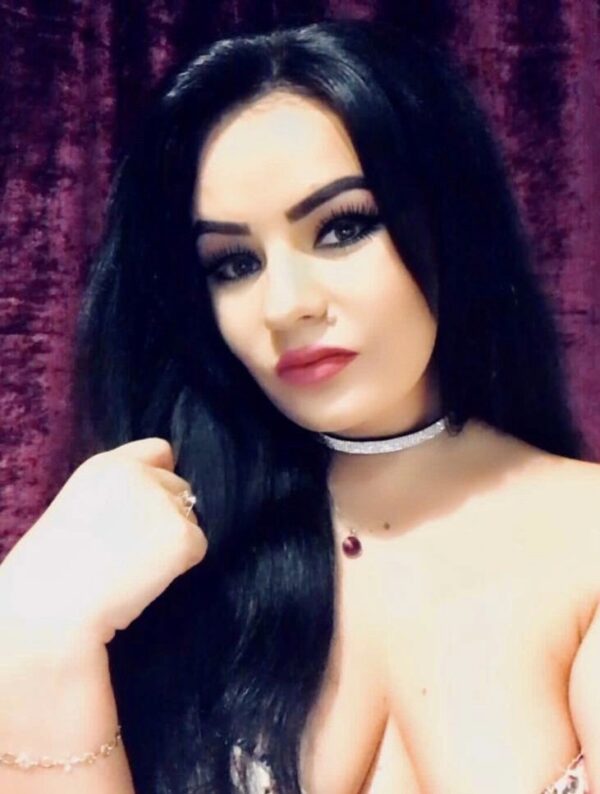 REAL PICS-In or out-gfe or Pse-videochat – Greek escort in London - Image 10