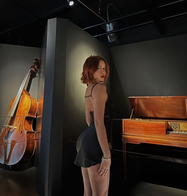 Reine – French escort in London - Image 4