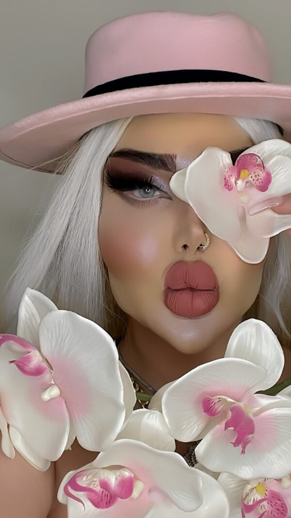 Rina – Iraqi escort in Muscat - Image 13