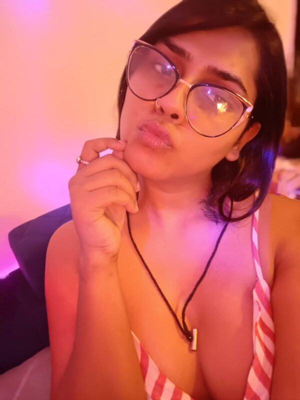 Saina for Webcam Enjoyment – Indian escort in Mumbai - Image 5