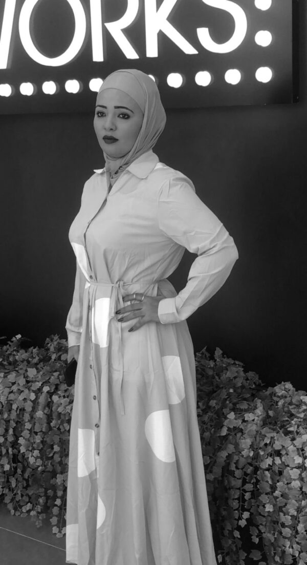Sara – Algerian adult performer in Muscat - Image 2