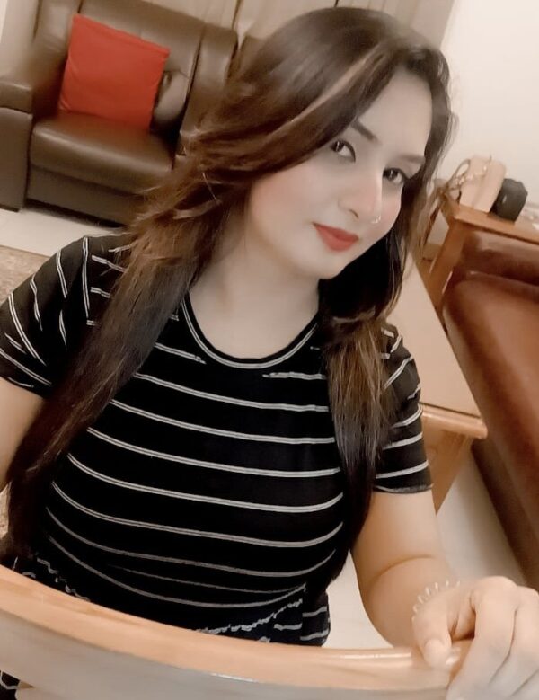 Alina Shah Pakistani escort in Muscat - Image 4