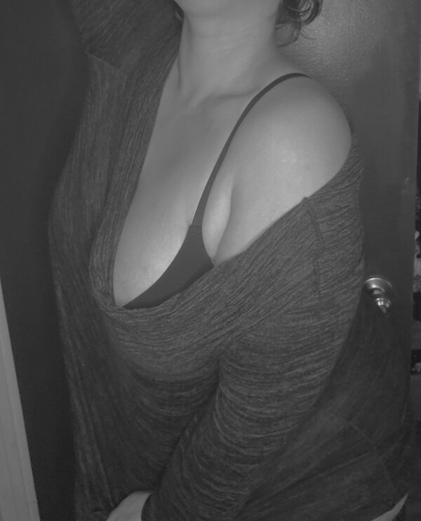 Sarah – Canadian escort in Edmonton - Image 6