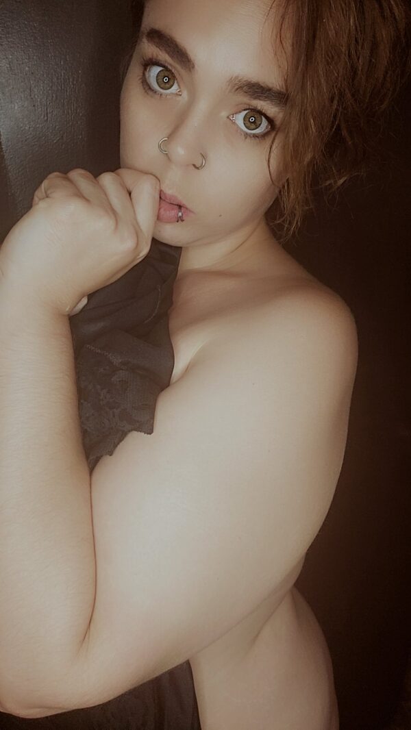 Sarah – Canadian escort in Edmonton - Image 7