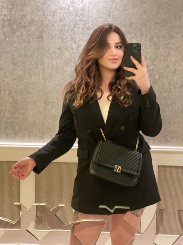 Sasha – Ukrainian escort in London - Image 3