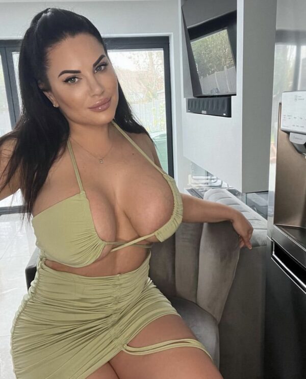 Sexy Nichole – British escort in London - Image 4