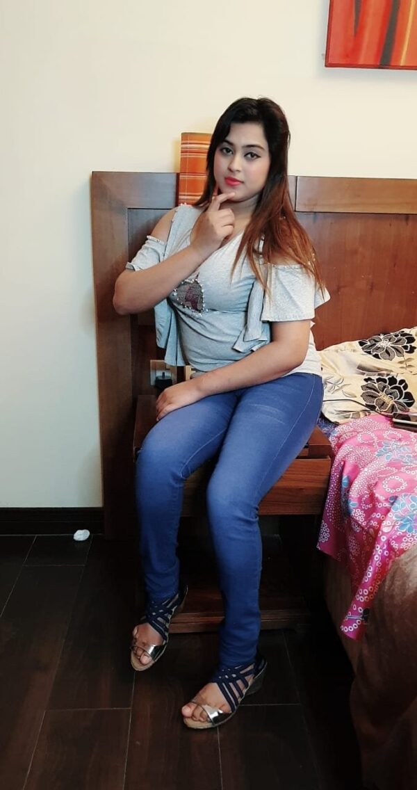 Shivani Indian Milf – Indian  -  in Al Ain - Image 3